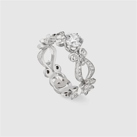 Gucci Flora 18k solitaire ring in white gold 